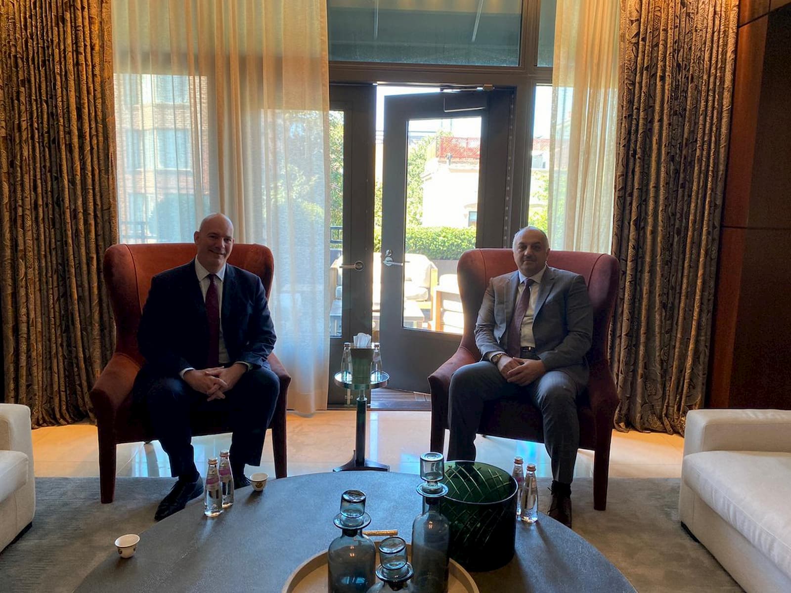 Qatar, US discuss ways to enhance political and military ties